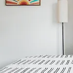 Urban Retreat - Free Parking, Wifi, Walk To Stadium Charlotte