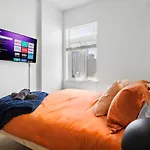 Midnight Marvel - Amazing Views, Free Parking * Charlotte