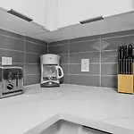 Apartment Midnight Marvel - Amazing Views, Free Parking