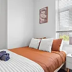 Midnight Marvel - Amazing Views, Free Parking Apartment Charlotte