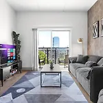 Midnight Marvel - Amazing Views, Free Parking Charlotte