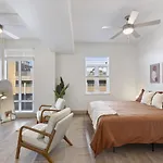 Uptown Luxury - Floor King Suite, Free Parking Apartment Charlotte