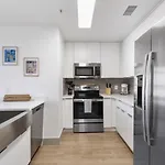 Uptown Luxury - Floor King Suite, Free Parking Charlotte