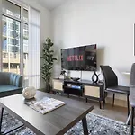 Apartment Uptown Luxury - Floor King Suite, Free Parking