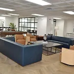 The Hornet - Cozy And Spacious 3br - Free Parking - Views - 2 Mins To Stadium Charlotte