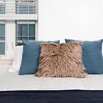 The Hornet - Cozy And Spacious 3br - Free Parking - Views - 2 Mins To Stadium Charlotte