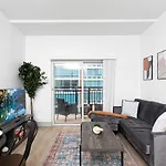 Apartment The Hornet - Cozy And Spacious 3br - Free Parking - Views - 2 Mins To Stadium