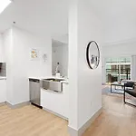 The Hornet - Cozy And Spacious 3br - Free Parking - Views - 2 Mins To Stadium * Charlotte