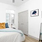 The Hornet - Cozy And Spacious 3br - Free Parking - Views - 2 Mins To Stadium