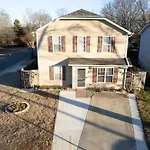 Downtown Gem With Fenced Yard, Bbq Grill And Firepit