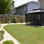 Downtown Gem With Fenced Yard, Bbq Grill And Firepit