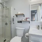 Long Special Cozy Near Uptown *
