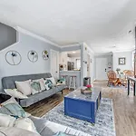 Long Special Cozy Near Uptown Holiday home