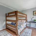 Long Special Cozy Near Uptown
