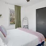 Elegant 4bd Retreat - Backyard Bbq & Theater Holiday home