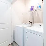 Chic 9 Min To Uptown Hot Tub & Private Yard *