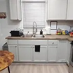1 Bedroom Pina Pecan House By Palace Of Nobles * Charlotte