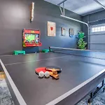 Holiday home 3 Lux King Beds O Game Rm O Fenced Backyard Escape