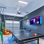 3 Lux King Beds O Game Rm O Fenced Backyard Escape Holiday home Charlotte