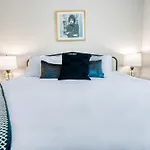3 Lux King Beds O Game Rm O Fenced Backyard Escape