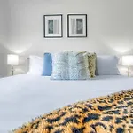Holiday home 3 Lux King Beds O Game Rm O Fenced Backyard Escape