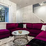 Pooltable-15 Mins To Uptown & Dt-king Bed! * Charlotte