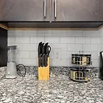 Luxurious King Bed Suite In Midtown Charlotte!