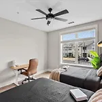 Luxurious King 3br In Waverly Charlotte!