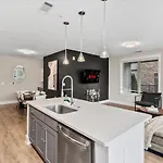 Apartment Luxurious King 3br In Waverly Charlotte! *