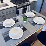 Luxurious 1br In Waverly Charlotte!