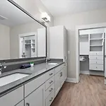 Upscale King 3Br Suite Mins To Uptown Charlotte