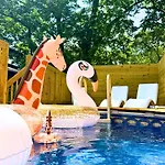 Venetian Beds, Outdoor Barrel Sauna, Hot Tub, Cold Plunge