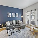 Beautiful 1bd - 5min Dt, Gym, Parking, W-d - Sleeps 6 Charlotte