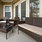 Apartment Unique 1bd - 5 Min Dt, Gym, Parking, W-d - Sleeps 6