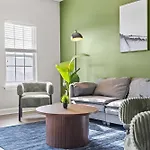 Upscale King 3Br Townhouse In Pineville