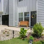 New Build - 3 Private Baths - Close To Uptown
