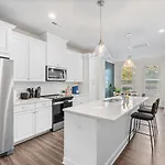Luxurious King 3Br Townhouse Mins To Uptown Clt!