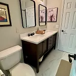 Modern Entire House For 6 Guest At University City