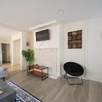 3 Beds1 Bath- King Beds, Uptown, Wd, Sleeps 6
