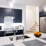 Holiday home Luxury Rooftop Townhome In Restored Church 5 Mins To Dt