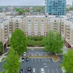 Enjoy Spacious Uptown 4 Br