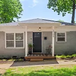 Comfortable 4 Bedroom House Minutes From Uptown Charlotte