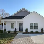 Modern Ranch Fenced Backyard - 6 Mins To South End