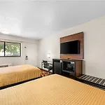 Hotel Econo Airport *