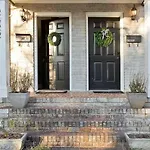Charming Getaway Minutes To Everything!