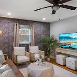 Cozy 5Bd | Sleeps 10 | Karaoke, Bbq & Large Yard