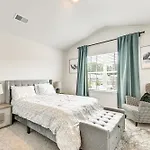 Holiday home 7 Mi To Uptown - Pet-friendly 2-story Townhome!