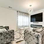 Holiday home 7 Mi To Uptown - Pet-friendly 2-story Townhome! Charlotte
