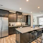 2 Mi To Dtwn Charlotte: Unit W/ Rooftop Deck! Charlotte