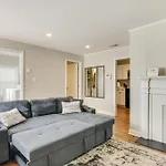 < 2 Mi To Uptown Charlotte: W/ Large Yard! Holiday home *
